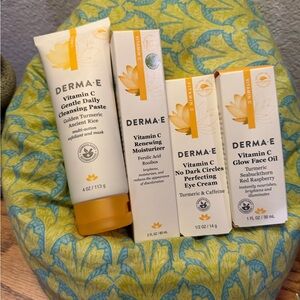 DERMA-E Bundle of four skincare products